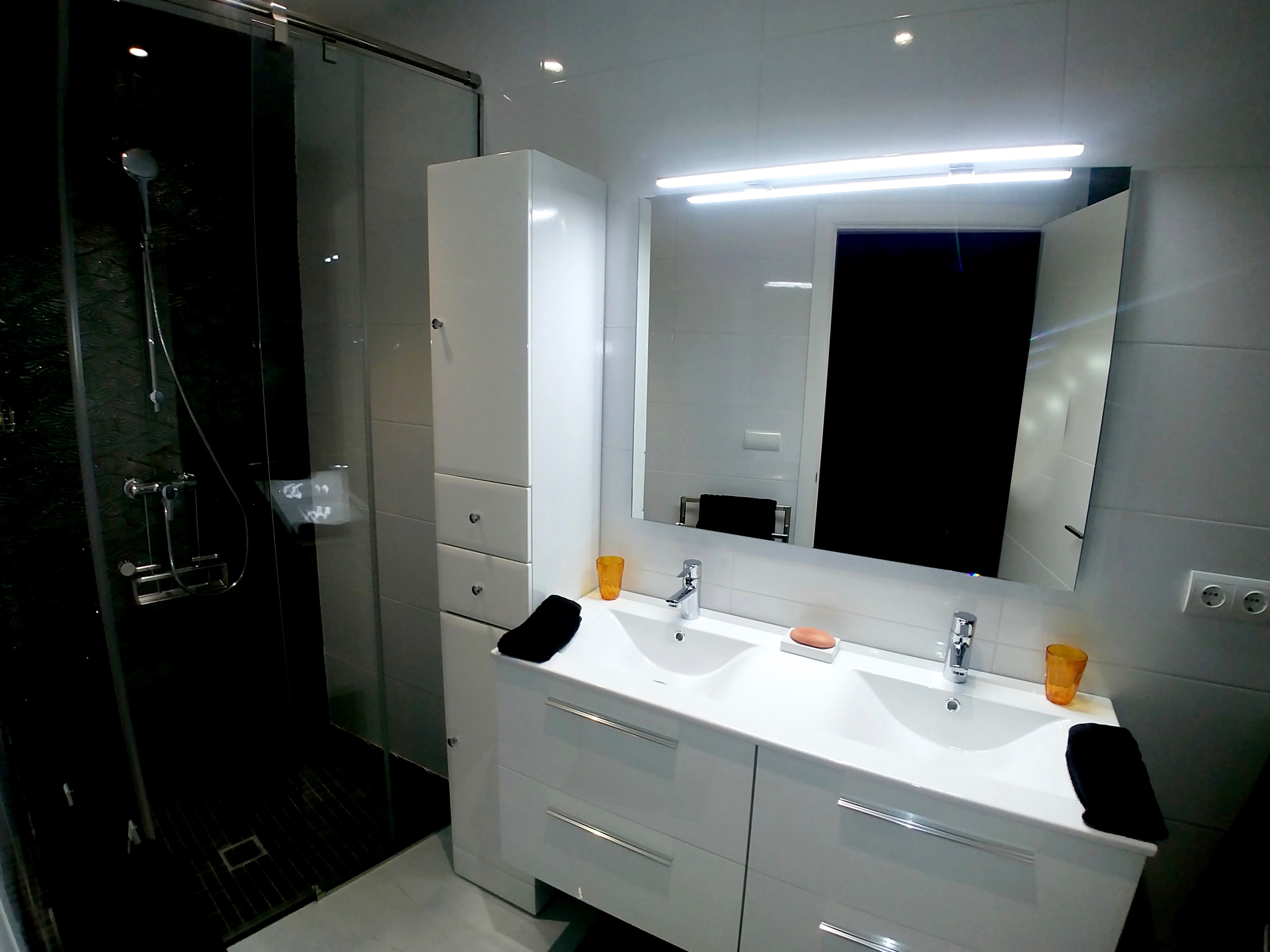 Salle de bain luxueuse de l'Appartement Zen